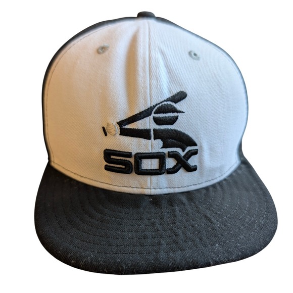 New Era Other - New Era 59FIFTY Chicago‎ White Sox Fitted Hat 7 1/8 Black White Batterman Logo